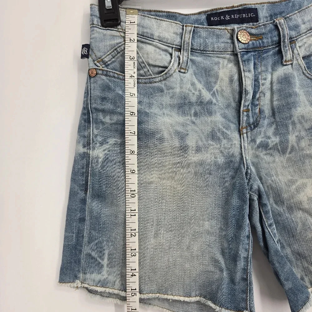 ROCK & REPUBLIC Ladies Bumper-shoot Denim Beach Shorts, Raw Hem
